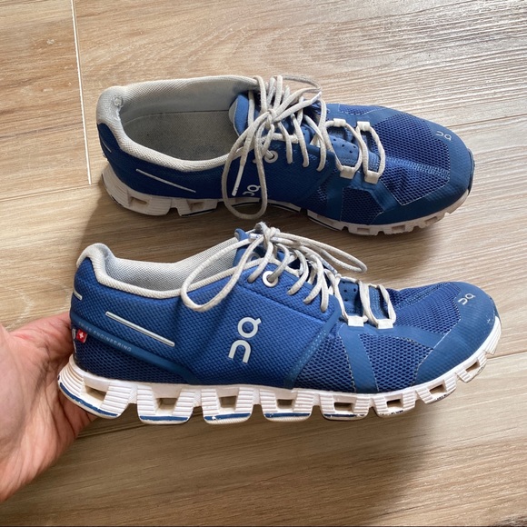 on cloud womens size 7